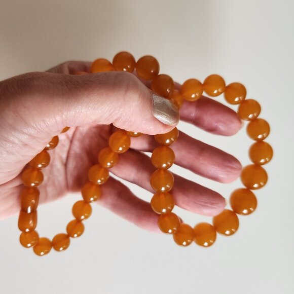 1990-S? VINTAGE PRESSED BALTIC HONEY AMBER GRADUATED BEADS  NECKLACE. - Picture 4 of 4